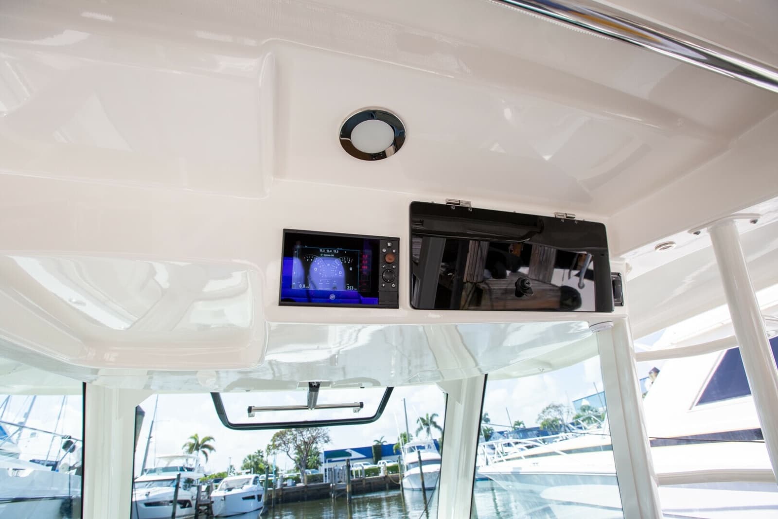 2019 Boston Whaler 380 Outrage