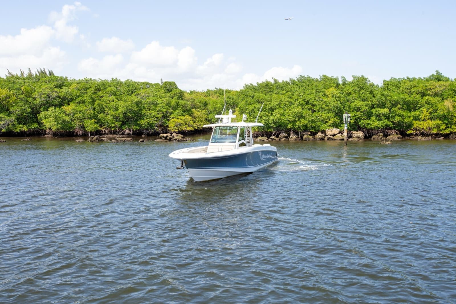 2019 Boston Whaler 380 Outrage