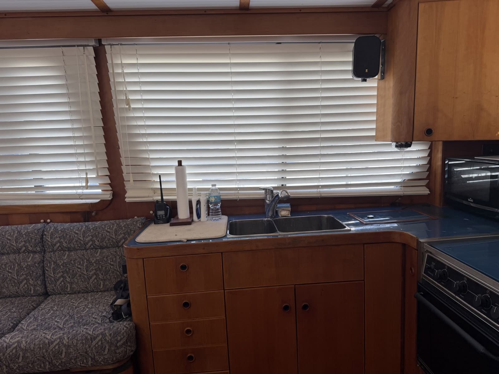 1997 Sabreline 36 Fast Trawler