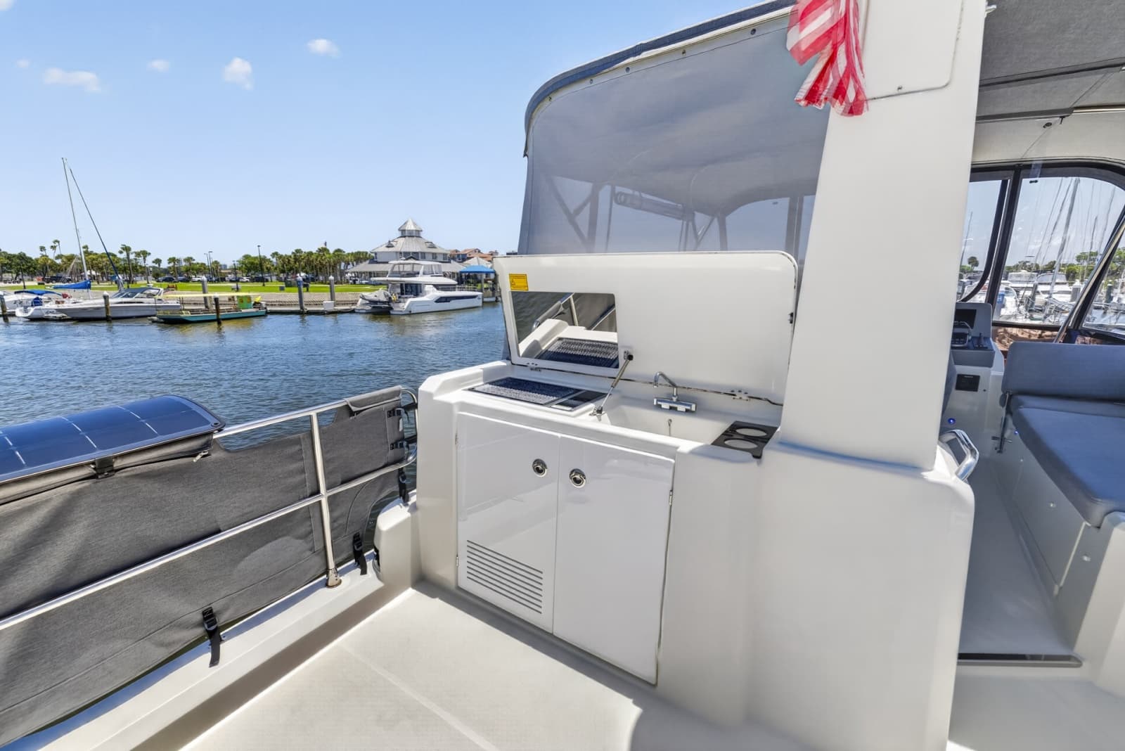2022 Beneteau Swift Trawler 41 Fly - Photo 43