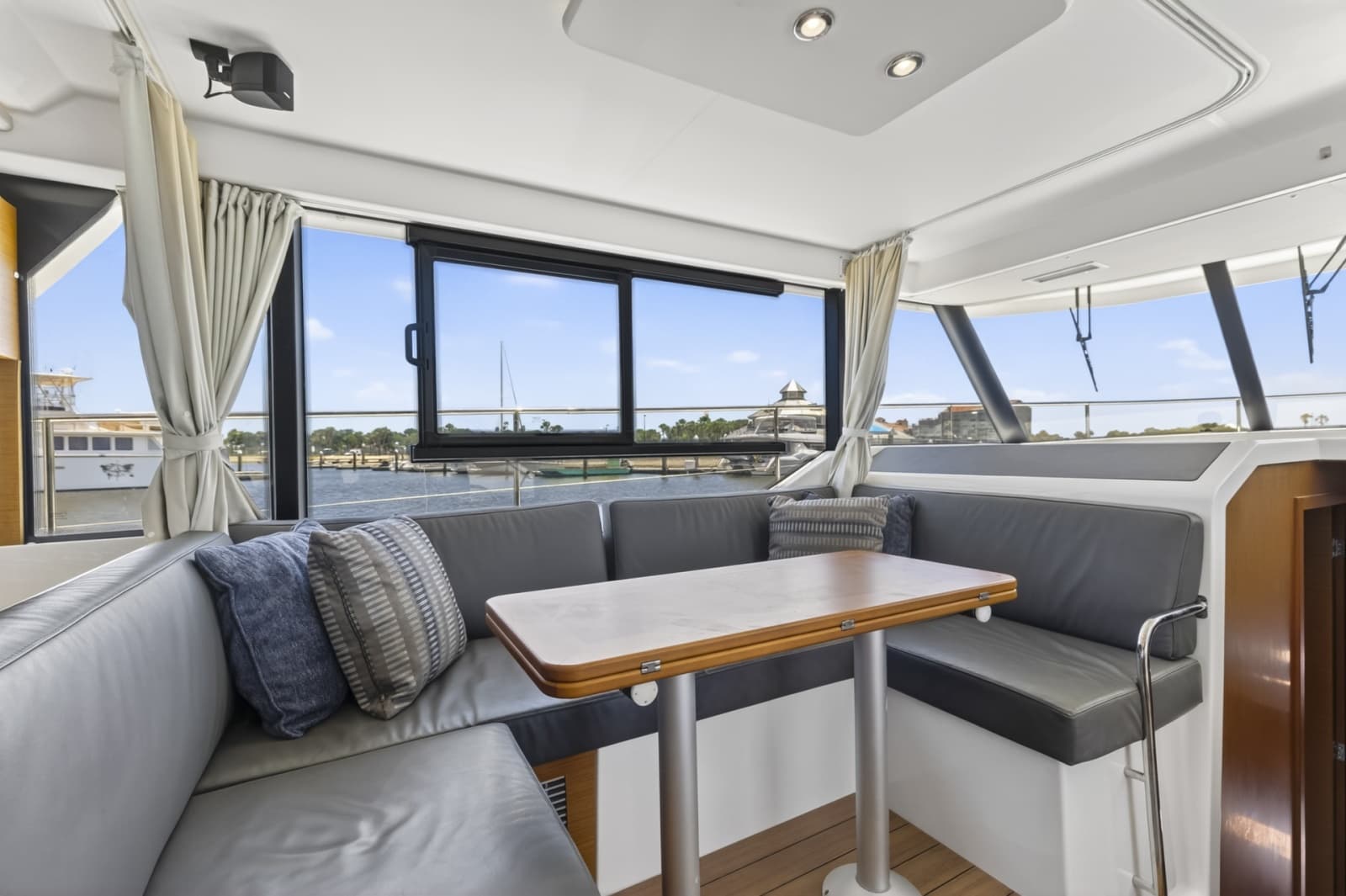 2022 Beneteau Swift Trawler 41 Fly - Photo 91