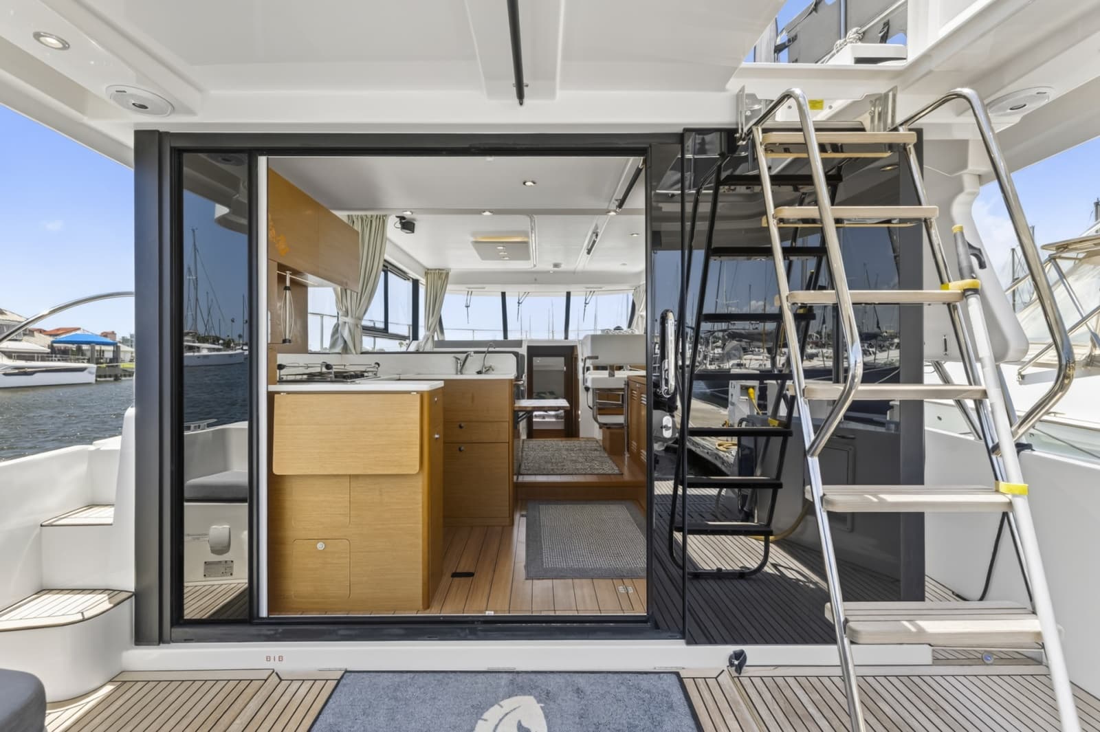 2022 Beneteau Swift Trawler 41 Fly - Photo 9