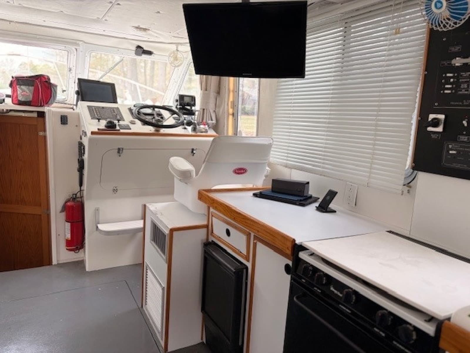 2000 Provincial 42 Pleasure Boat