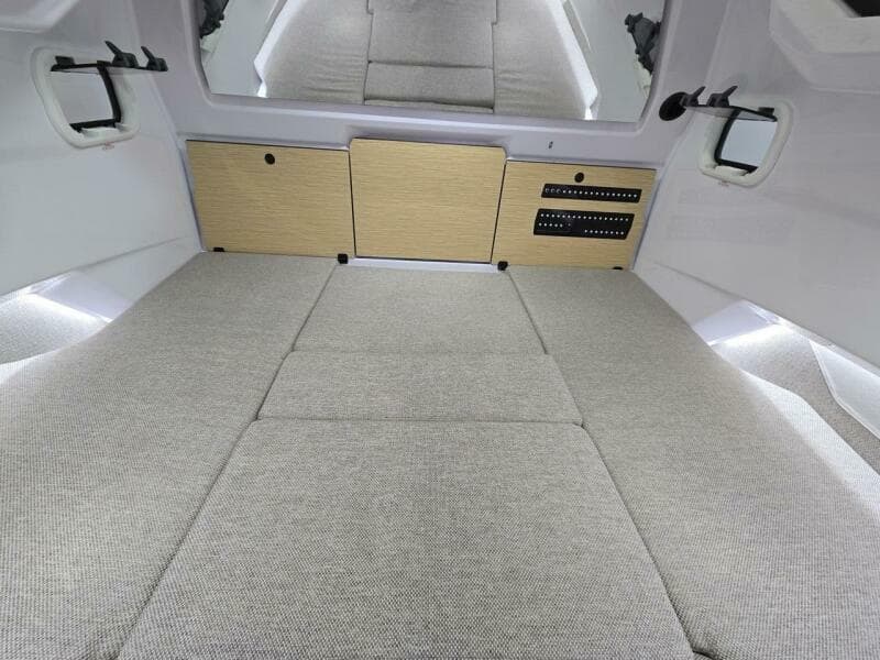 2026 Axopar Cross Cabin - Photo 47