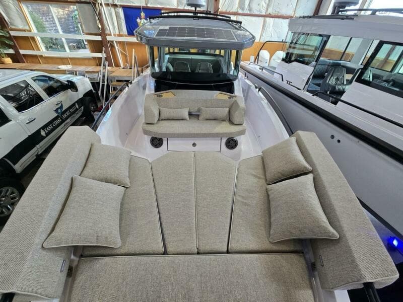 2026 Axopar Cross Cabin - Photo 37