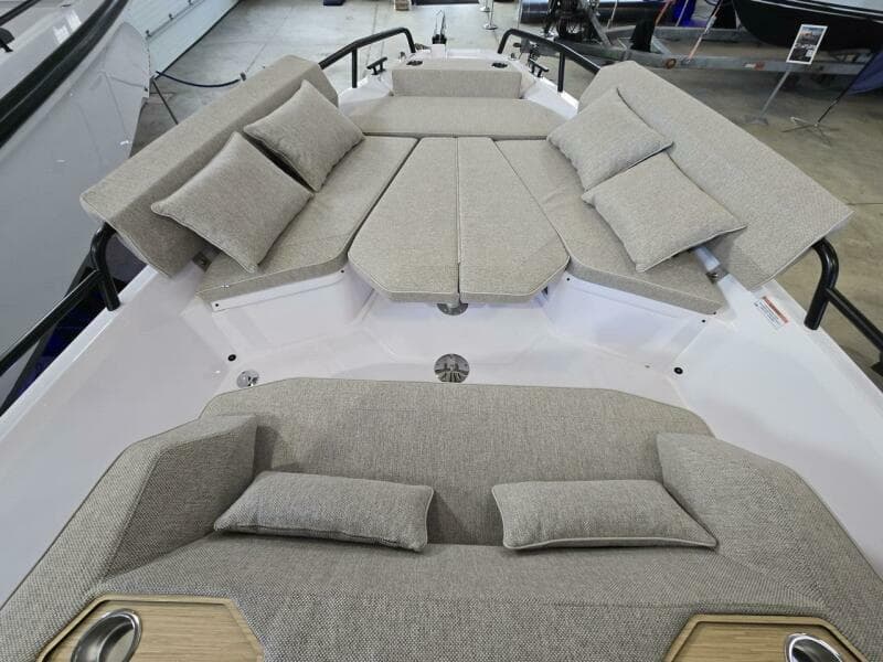 2026 Axopar Cross Cabin - Photo 33