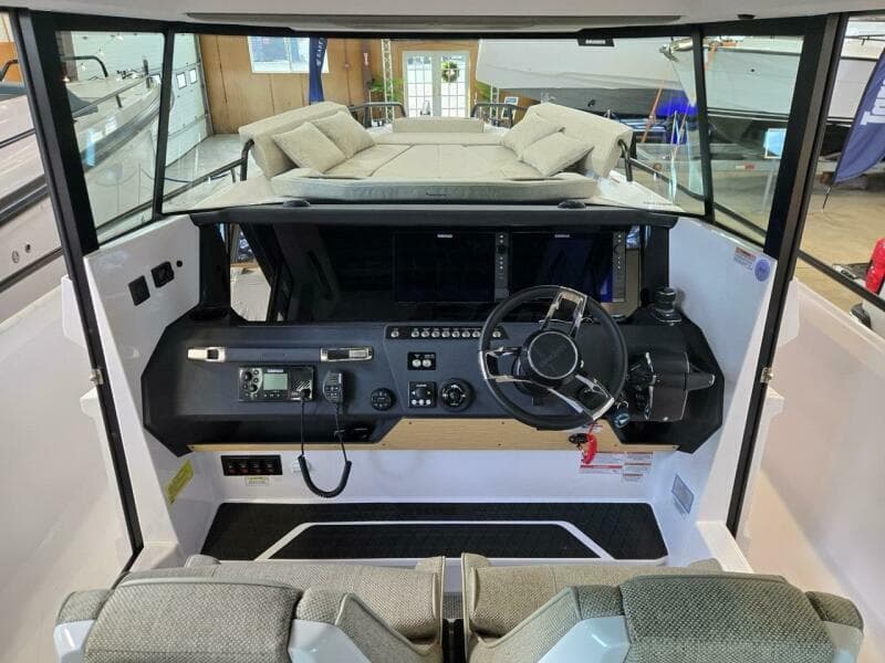 2026 Axopar Cross Cabin - Photo 29