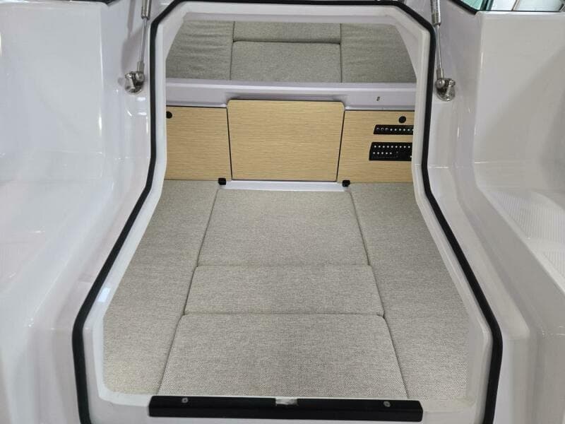 2026 Axopar Cross Cabin - Photo 49