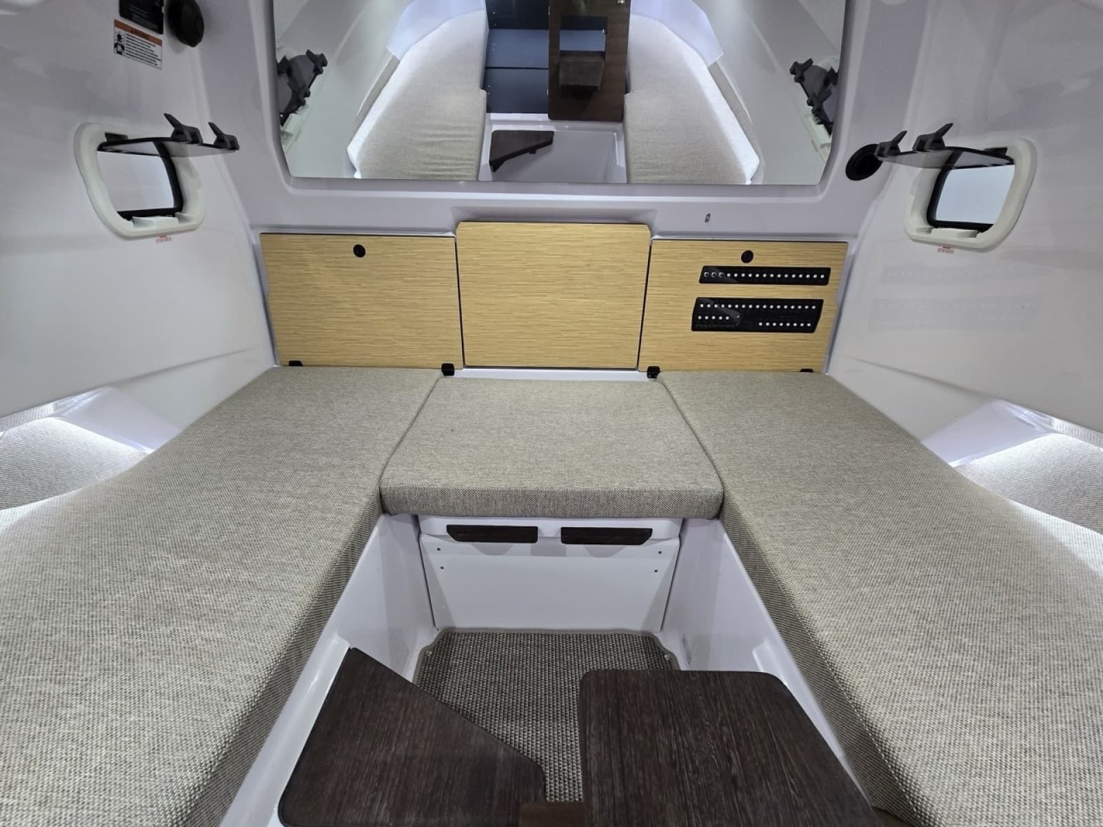2026 Axopar Cross Cabin