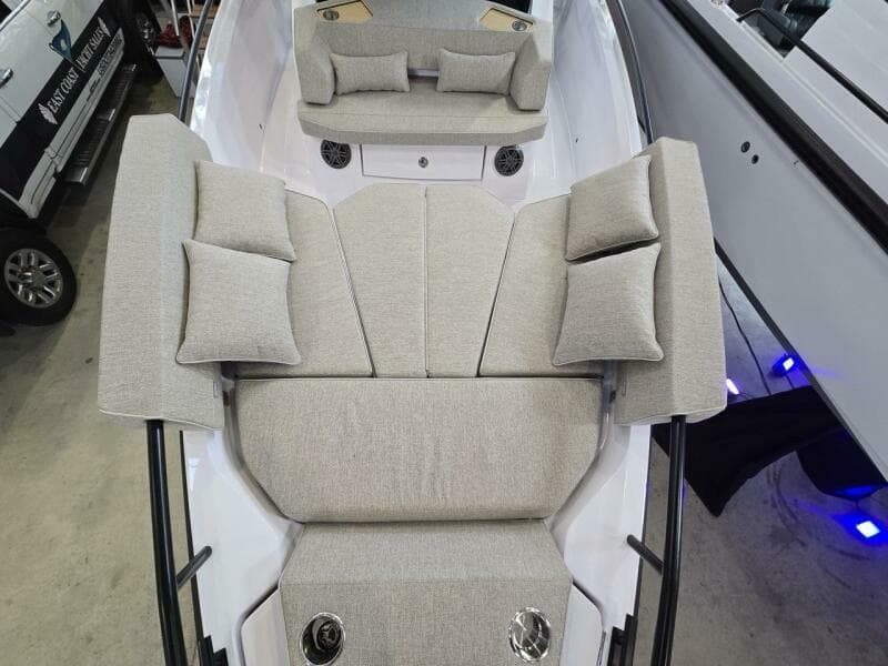 2026 Axopar Cross Cabin - Photo 57