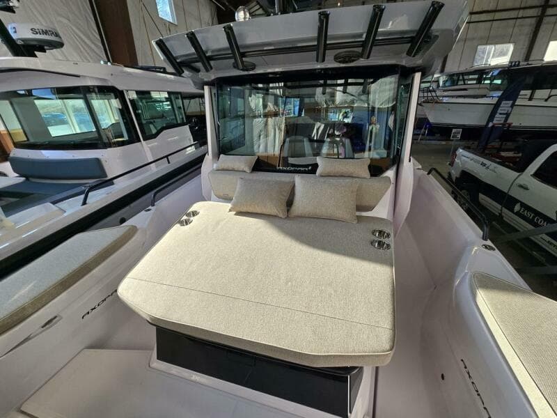 2026 Axopar Cross Cabin - Photo 11
