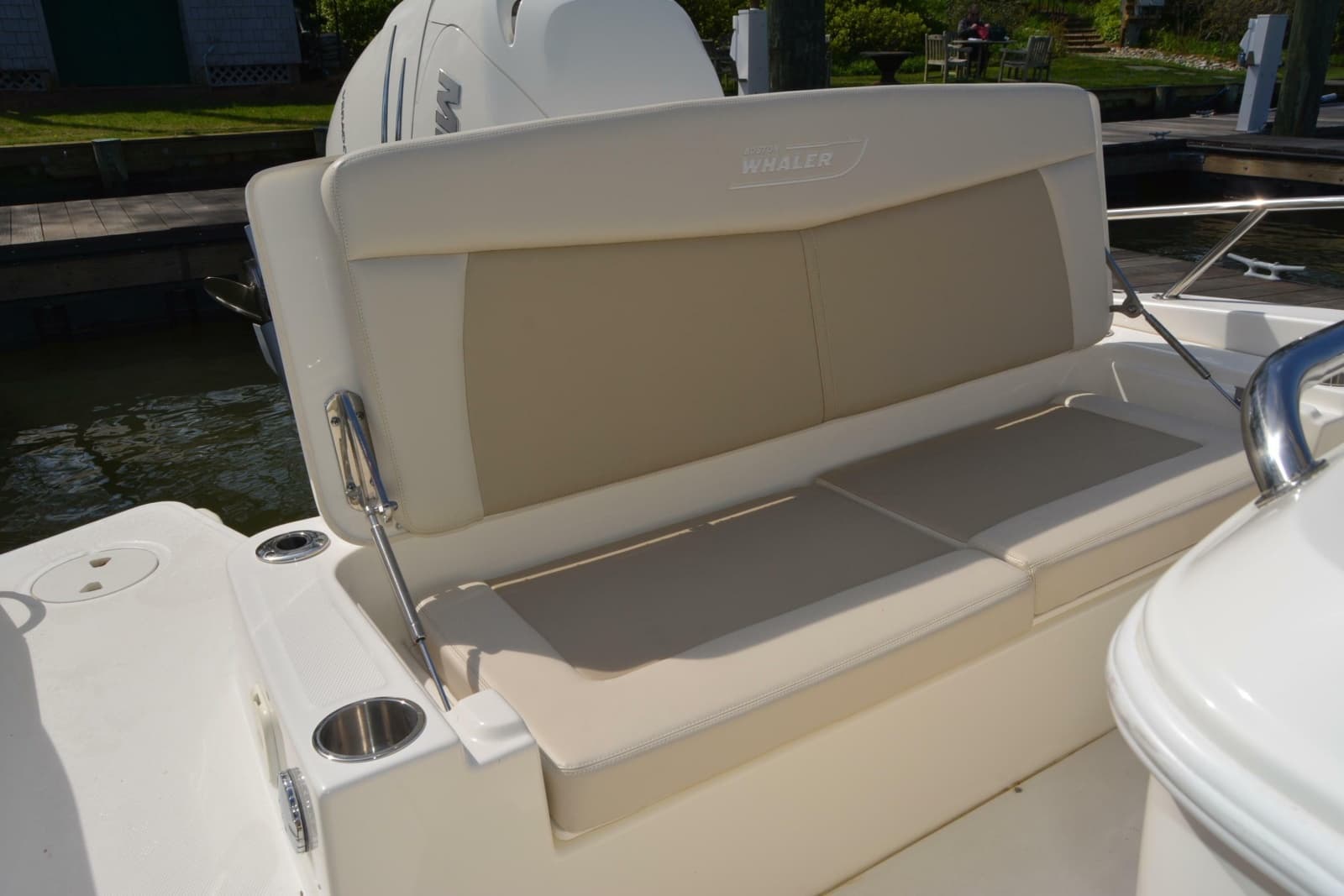 2021 Boston Whaler 270 Dauntless