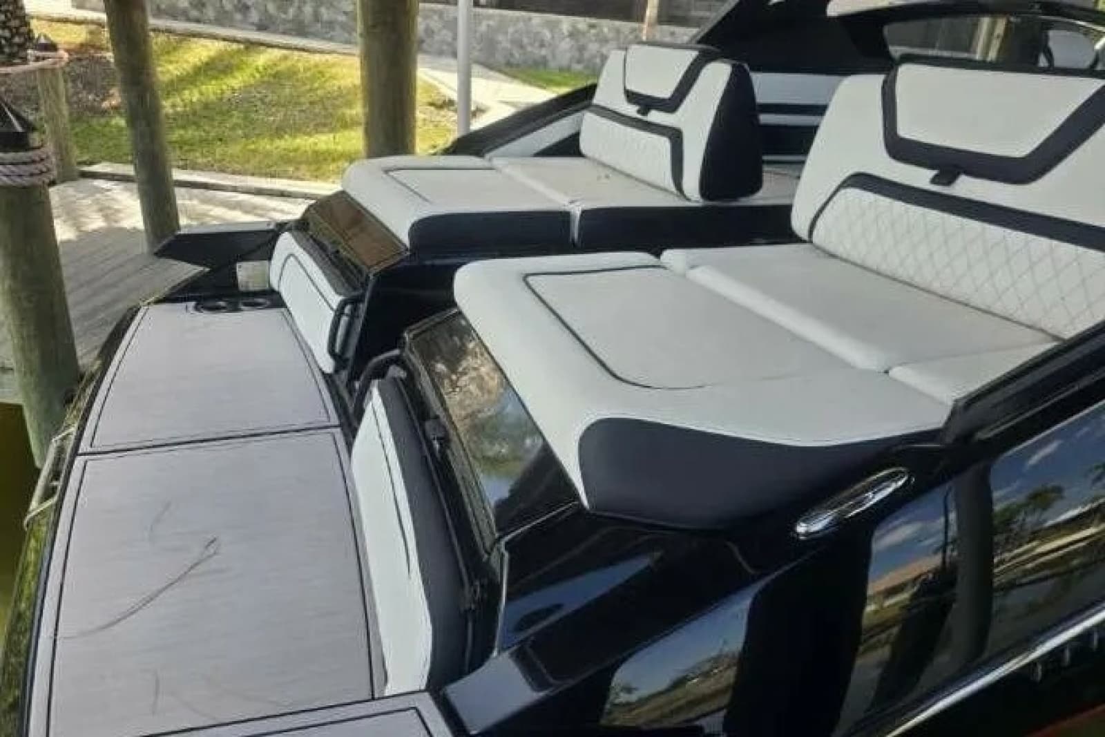 2025 Yamaha Boats 275SD - Photo 19