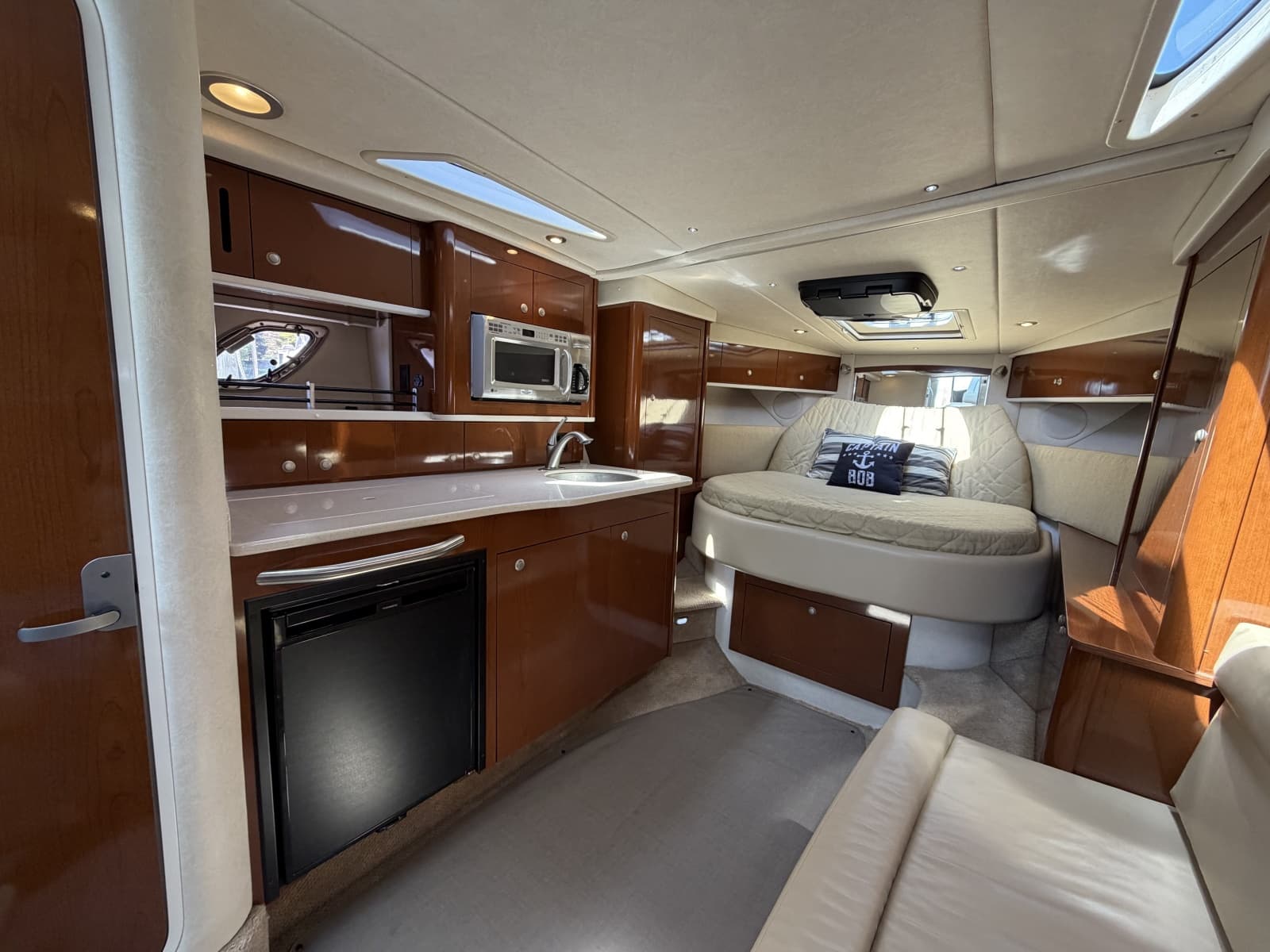 2008 Sea Ray 330 Sundancer - Photo 14