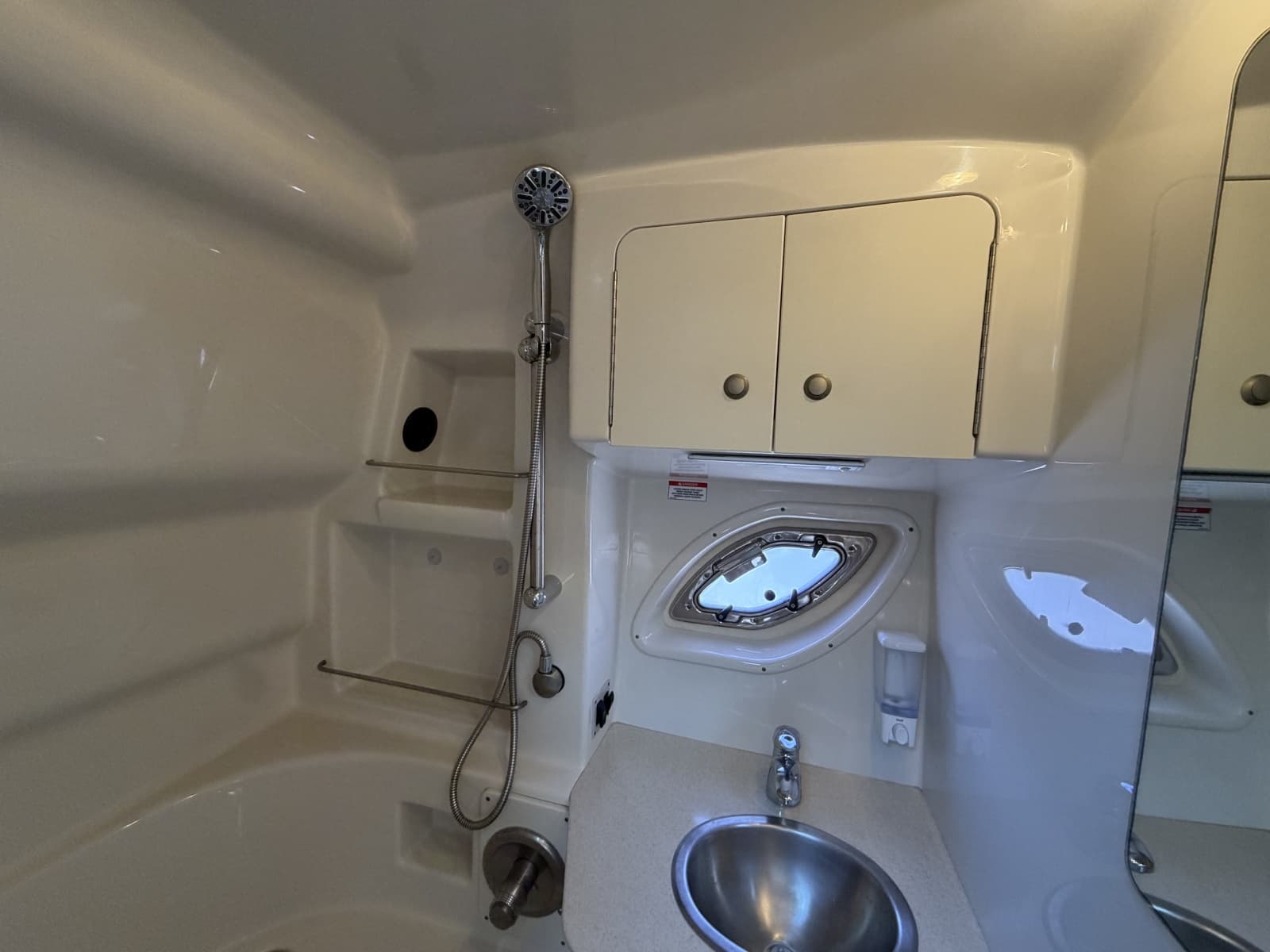 2008 Sea Ray 330 Sundancer - Photo 21