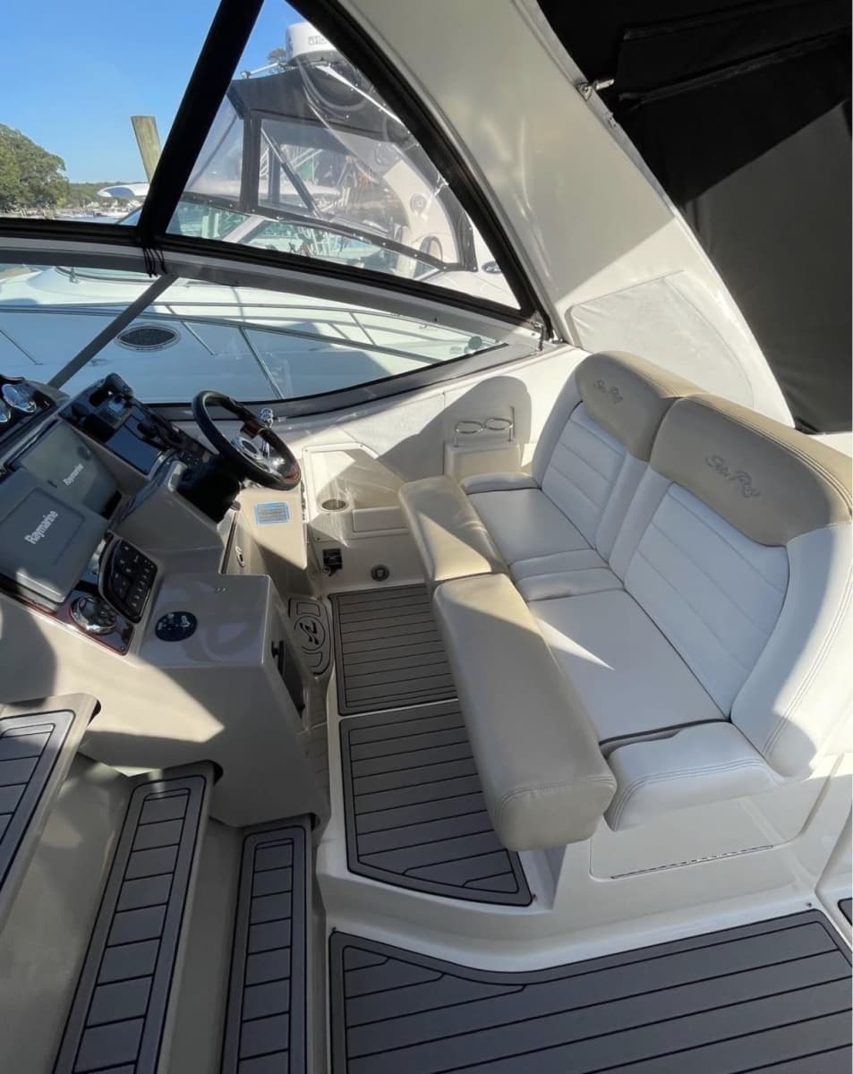 2008 Sea Ray 330 Sundancer