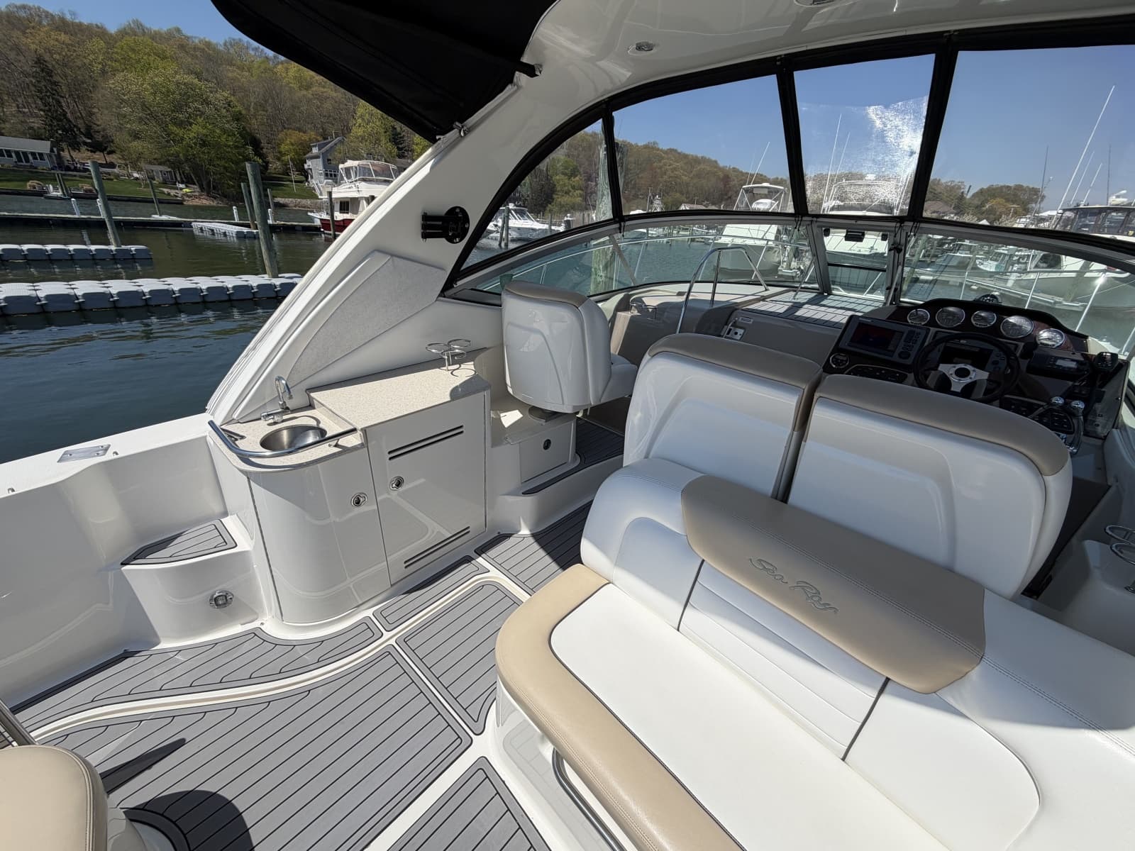 2008 Sea Ray 330 Sundancer - Photo 6