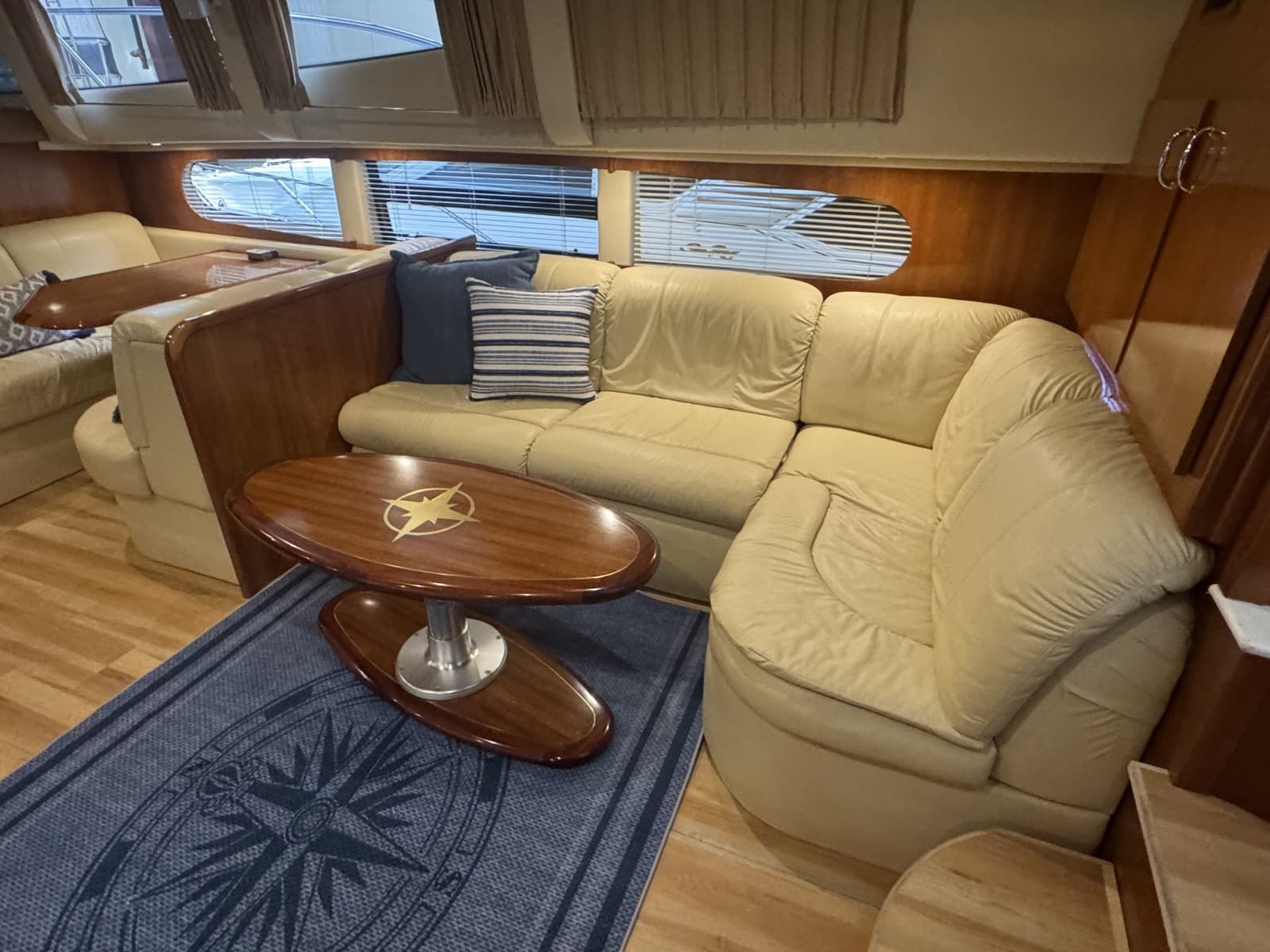 2004 Carver 466 Motor Yacht