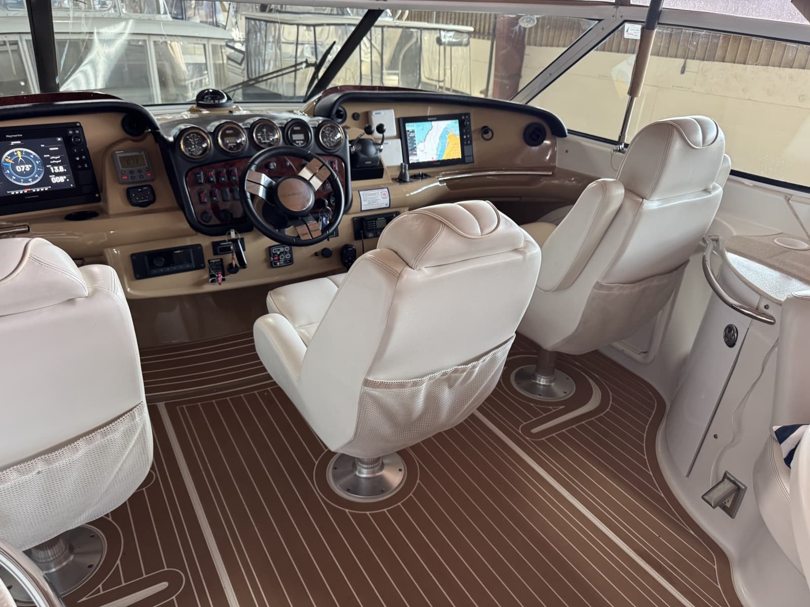 2004 Carver 466 Motor Yacht