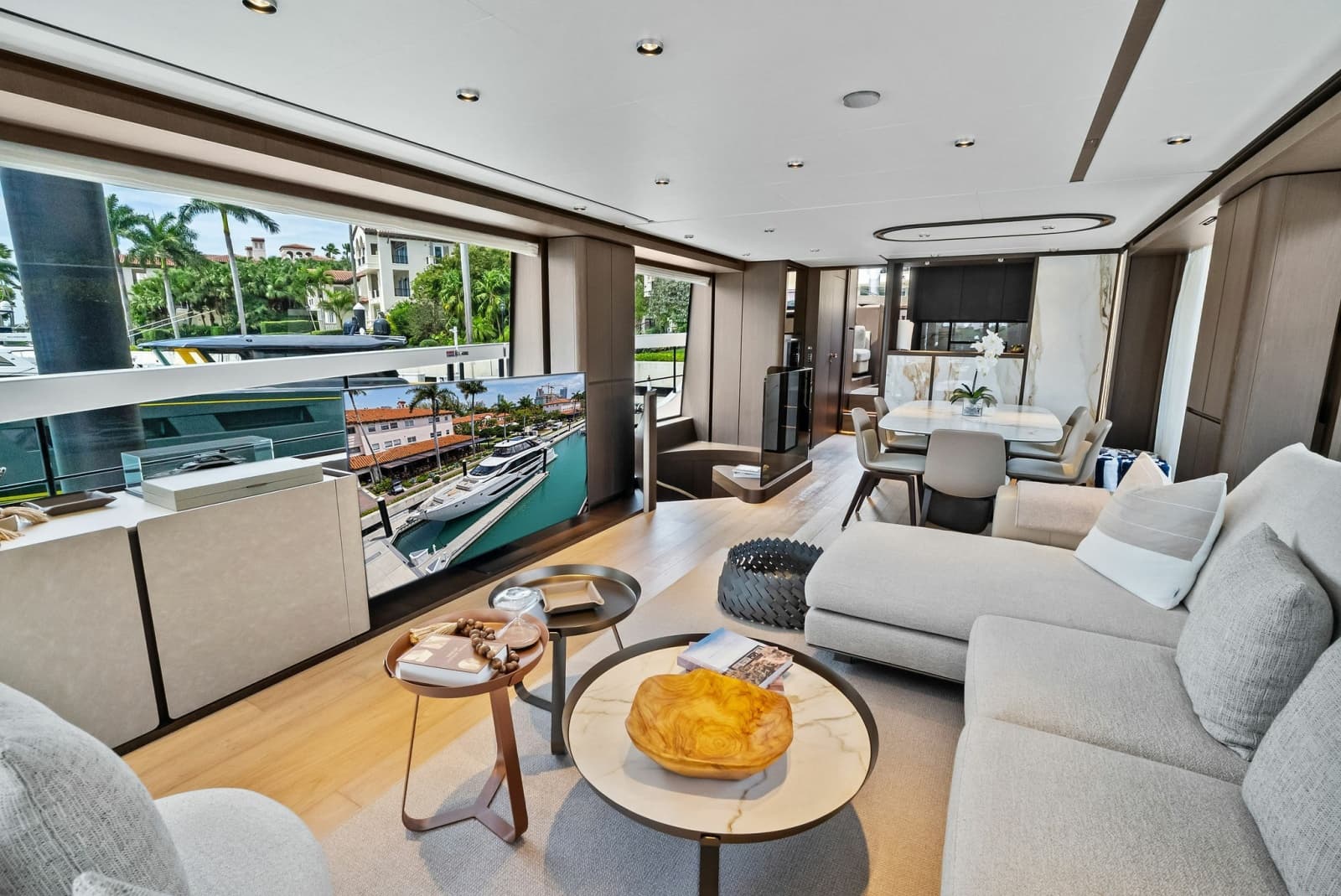 2023 Ferretti Yachts 860