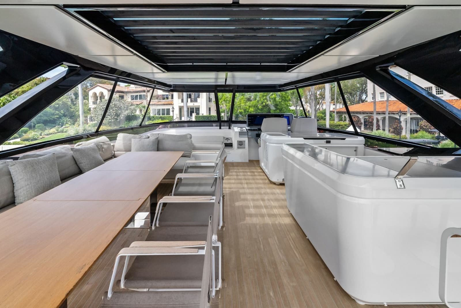 2023 Ferretti Yachts 860