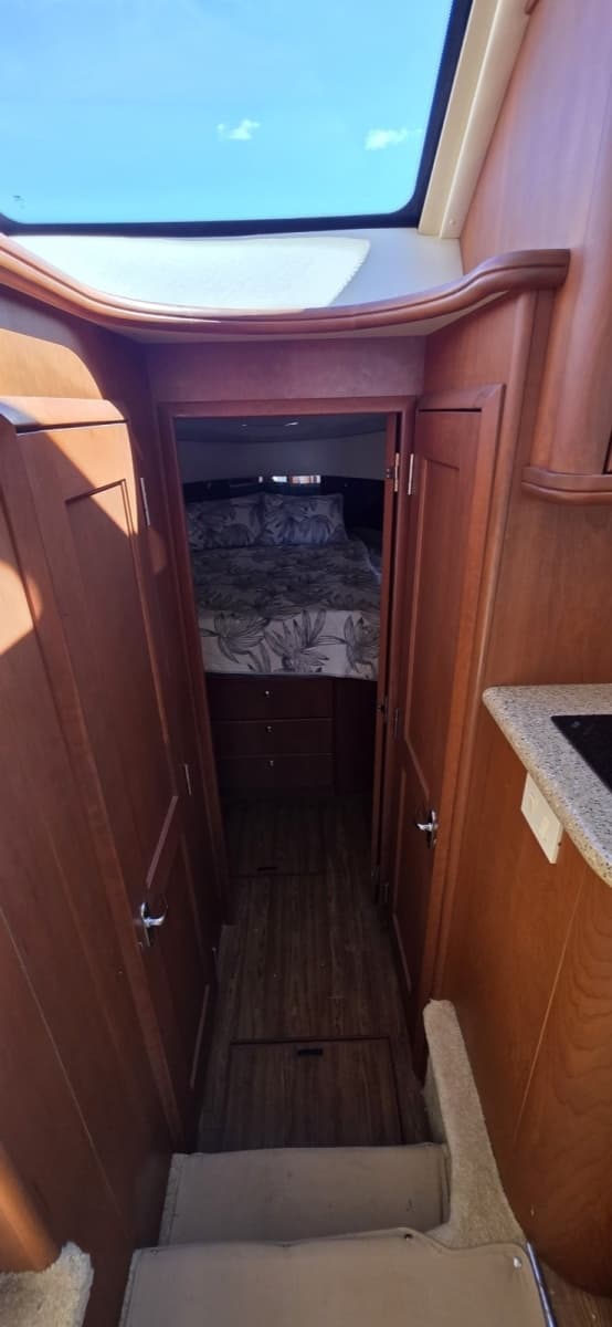 2006 Silverton 39 Motor Yacht - Photo 32