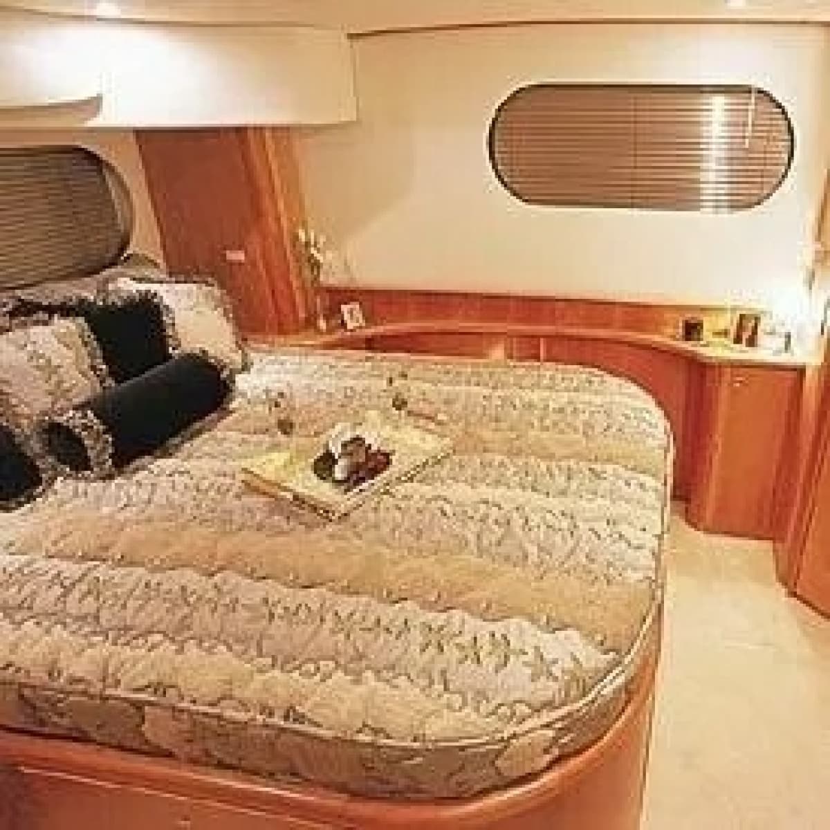 2006 Silverton 39 Motor Yacht - Photo 3