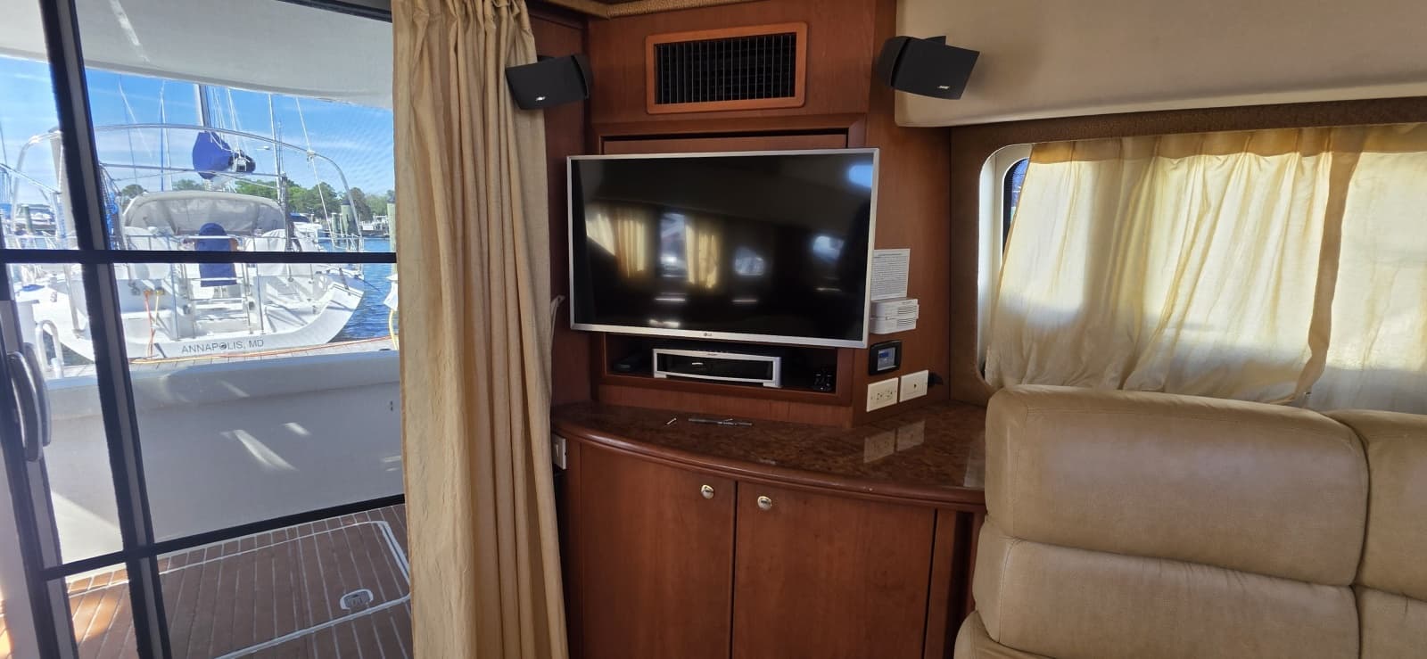 2006 Silverton 39 Motor Yacht - Photo 26