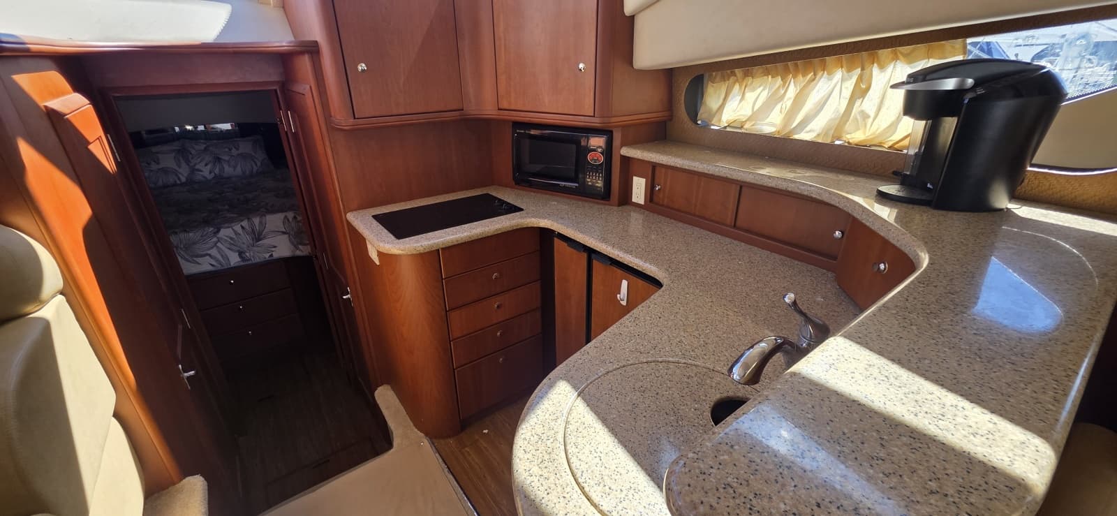 2006 Silverton 39 Motor Yacht - Photo 28