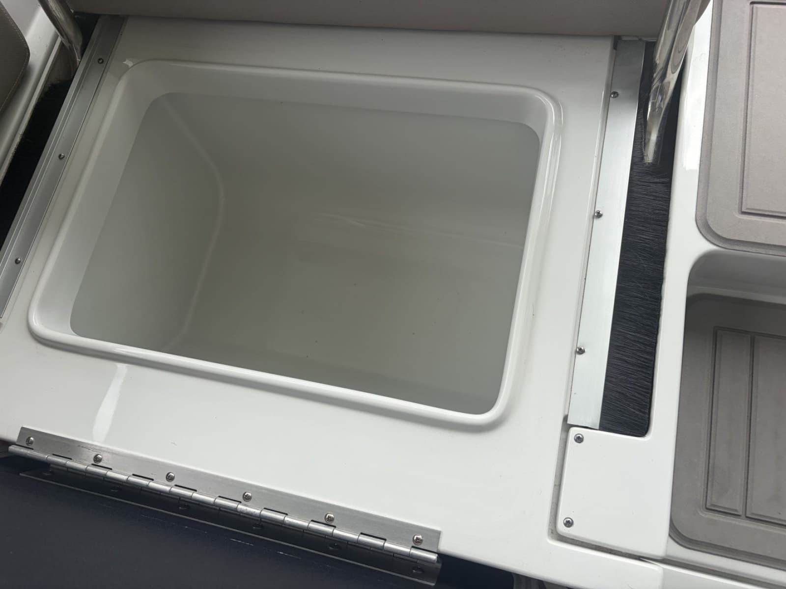 2018 Crownline Eclipse E30 - Photo 70