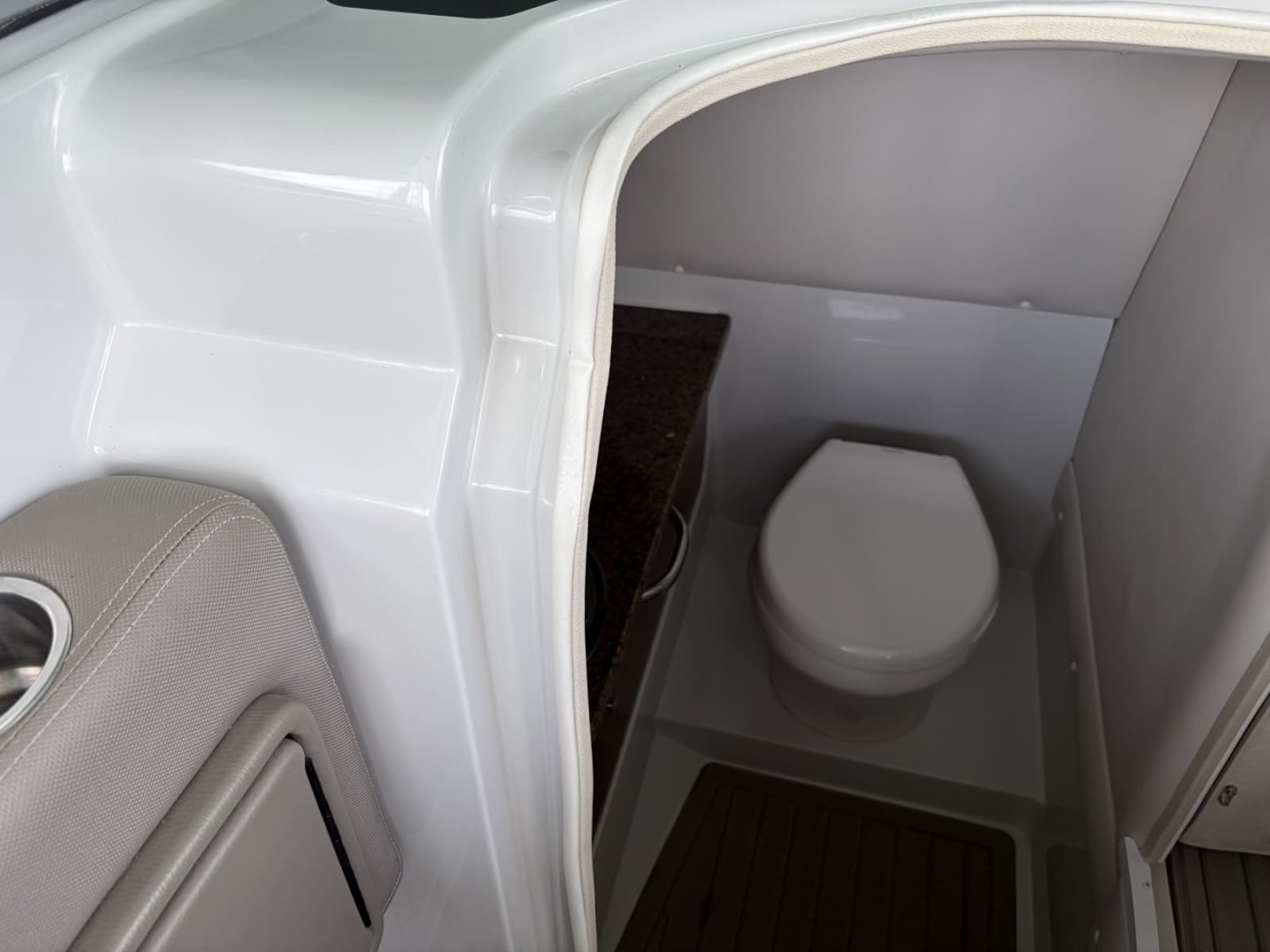 2018 Crownline Eclipse E30 - Photo 32