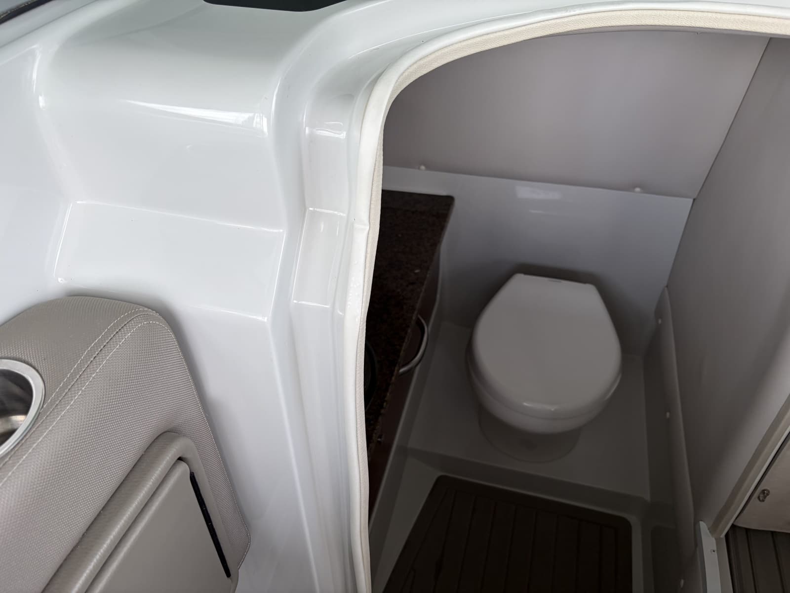 2018 Crownline Eclipse E30 - Photo 33