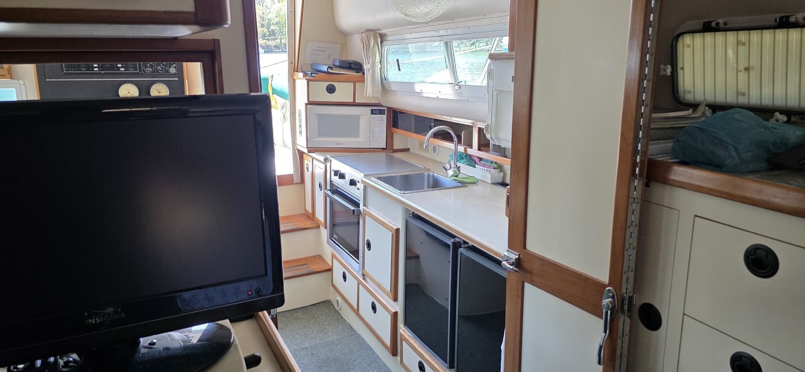 2001 Albin 32 + 2 Command Bridge - Photo 23
