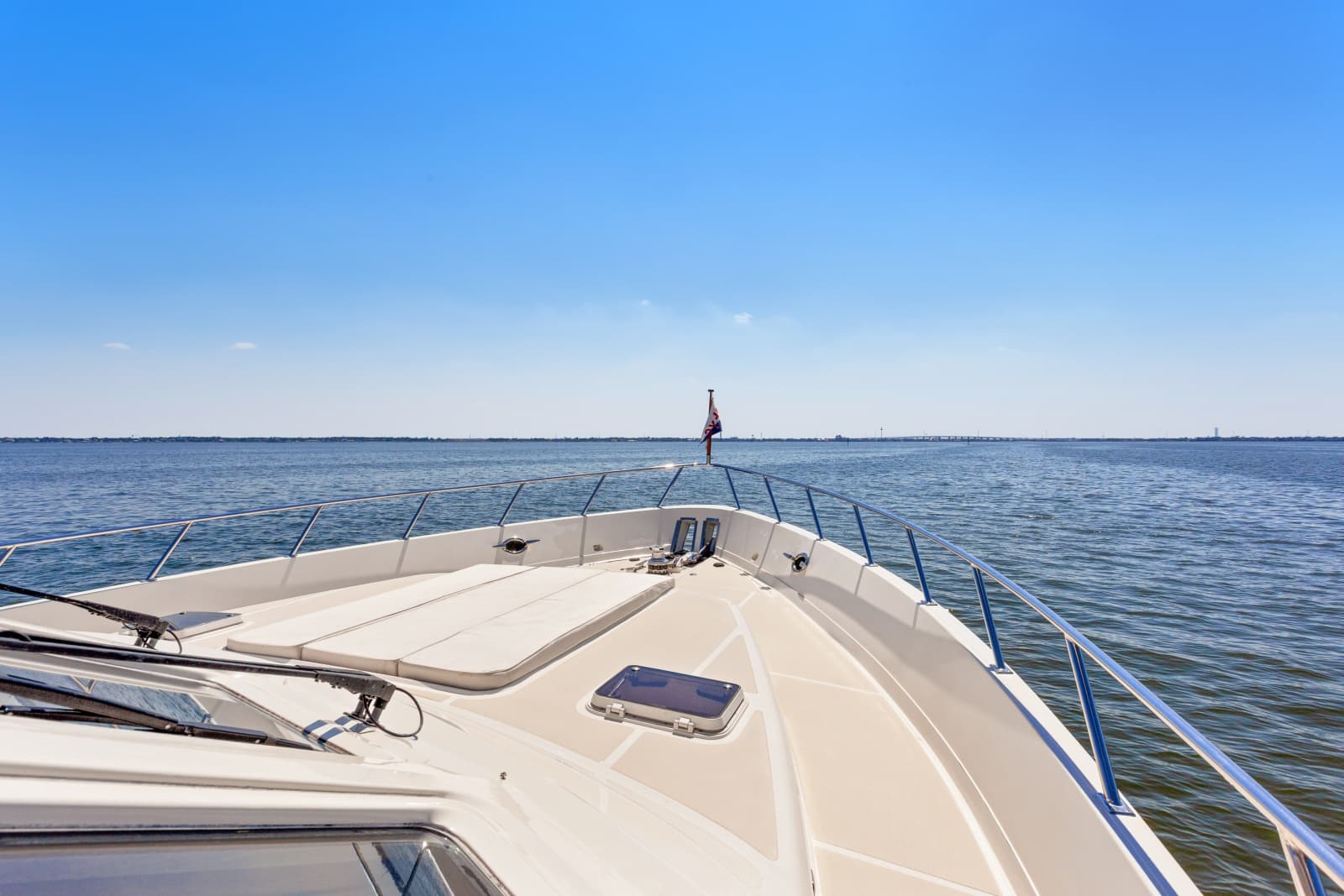 2005 Offshore Yachts Offshore 66 - Photo 13