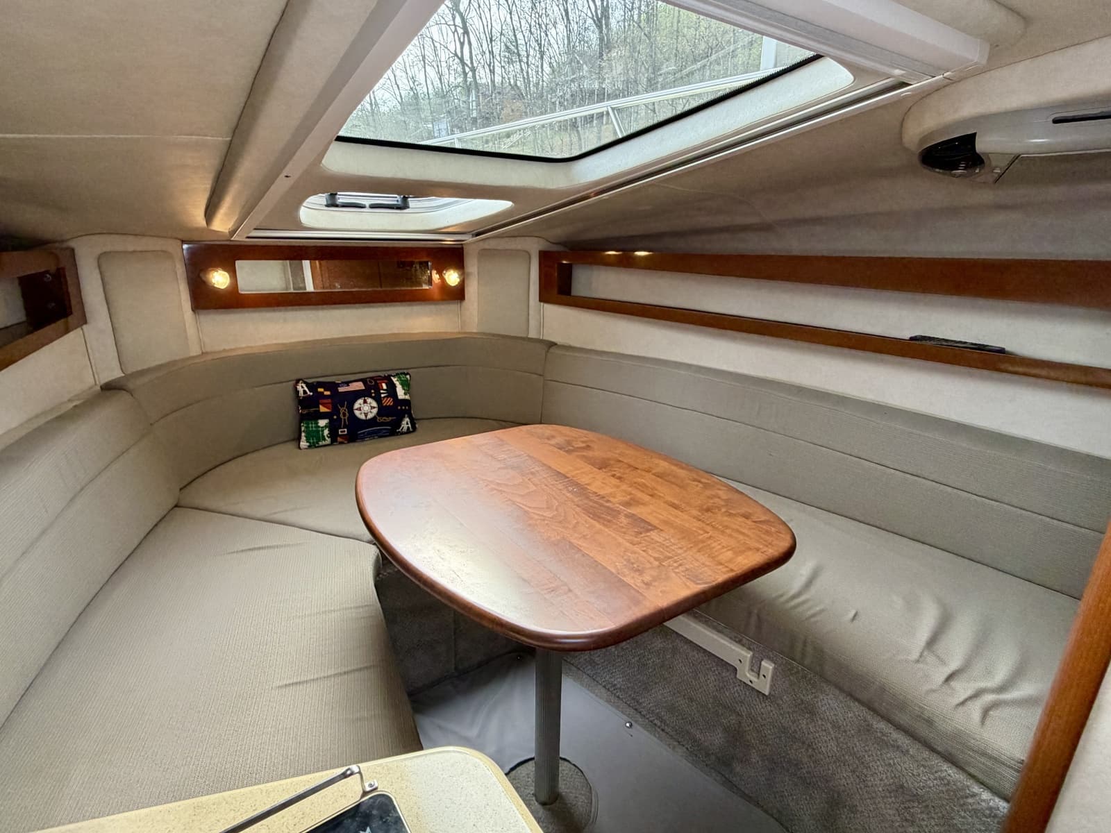 2009 Sea Ray 270 Sundancer