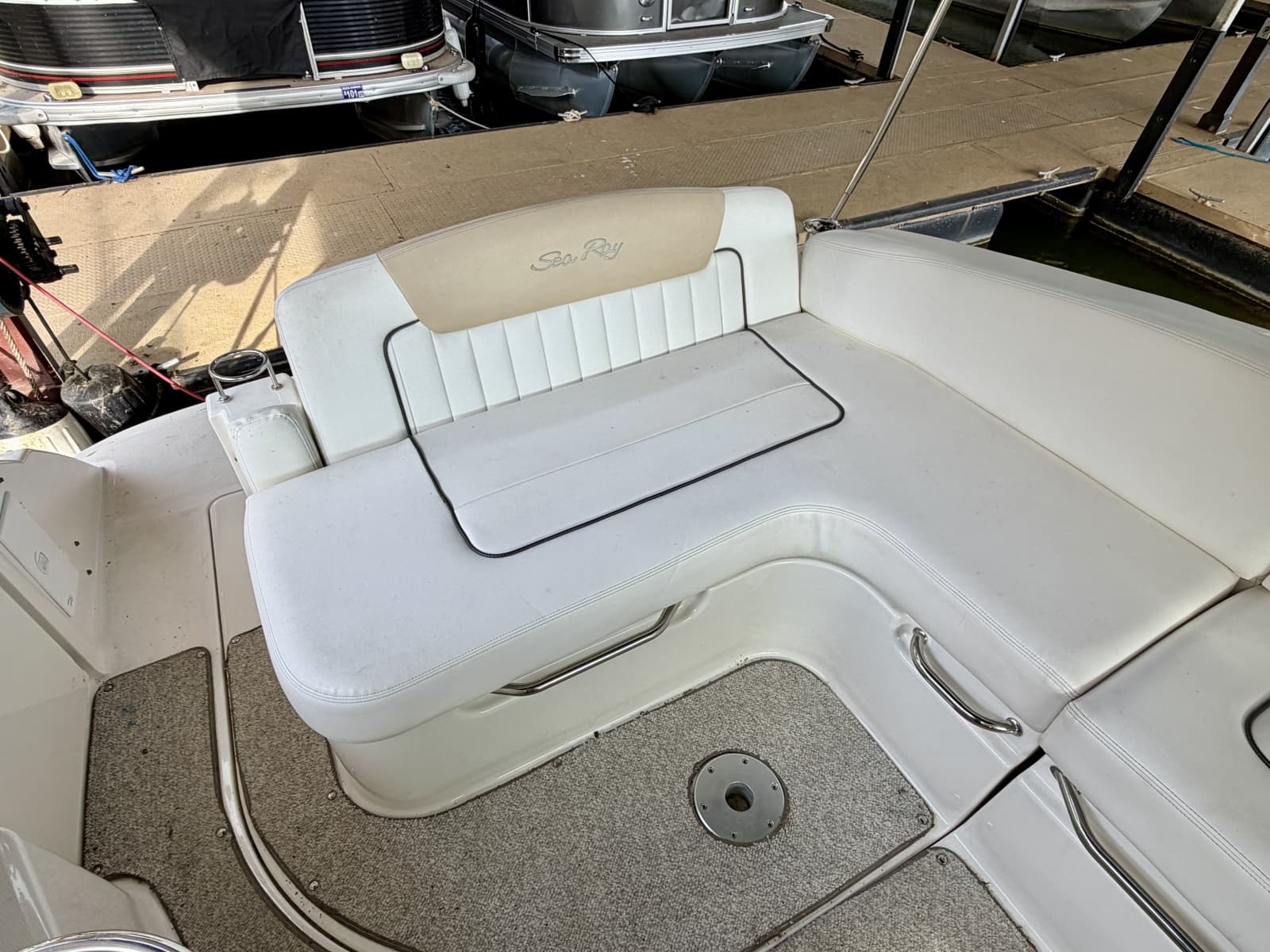 2009 Sea Ray 270 Sundancer