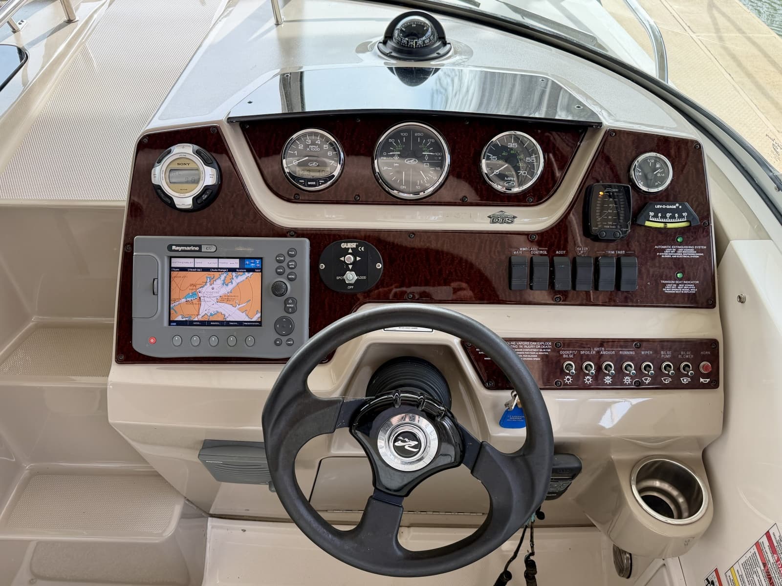 2009 Sea Ray 270 Sundancer