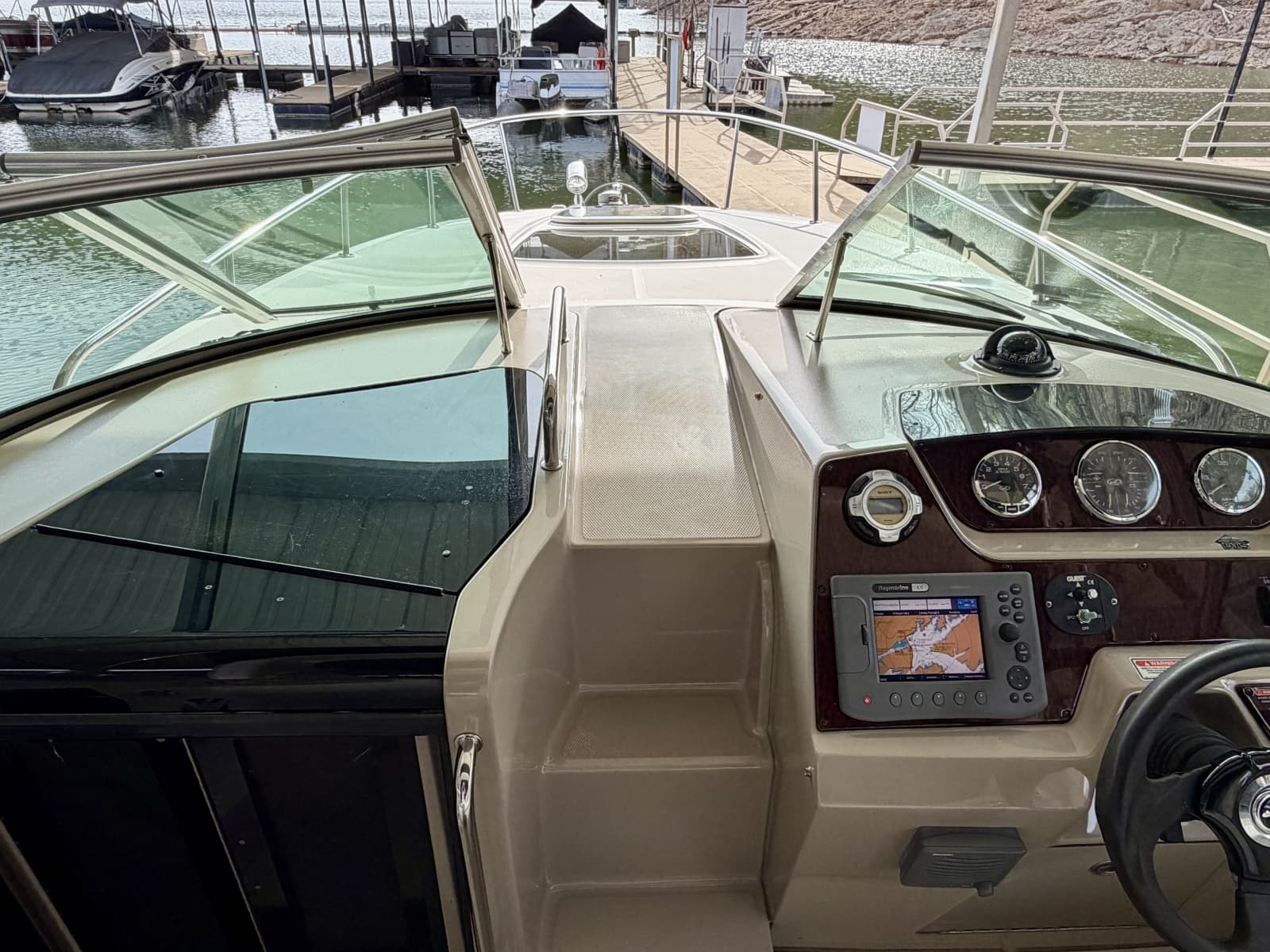 2009 Sea Ray 270 Sundancer