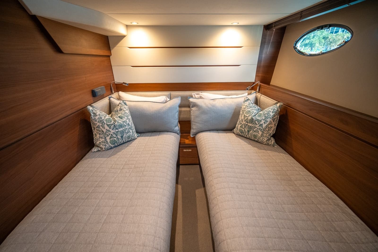 2017 Princess 68 Flybridge - Photo 54