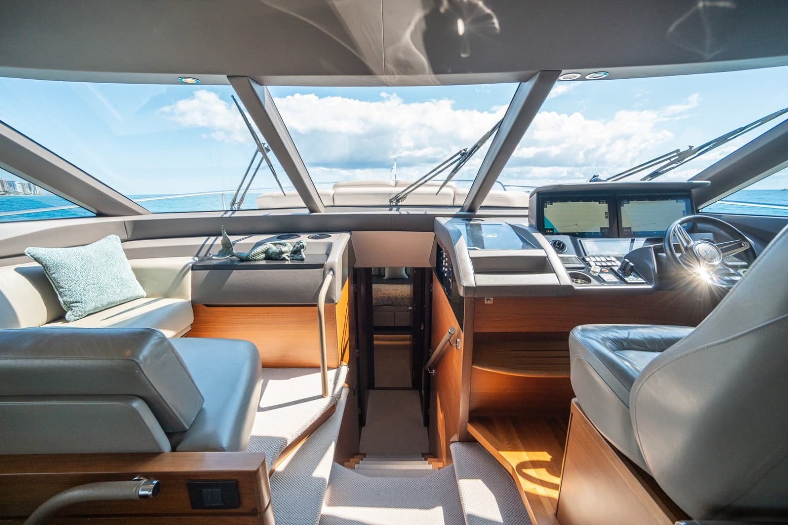 2017 Princess 68 Flybridge - Photo 31