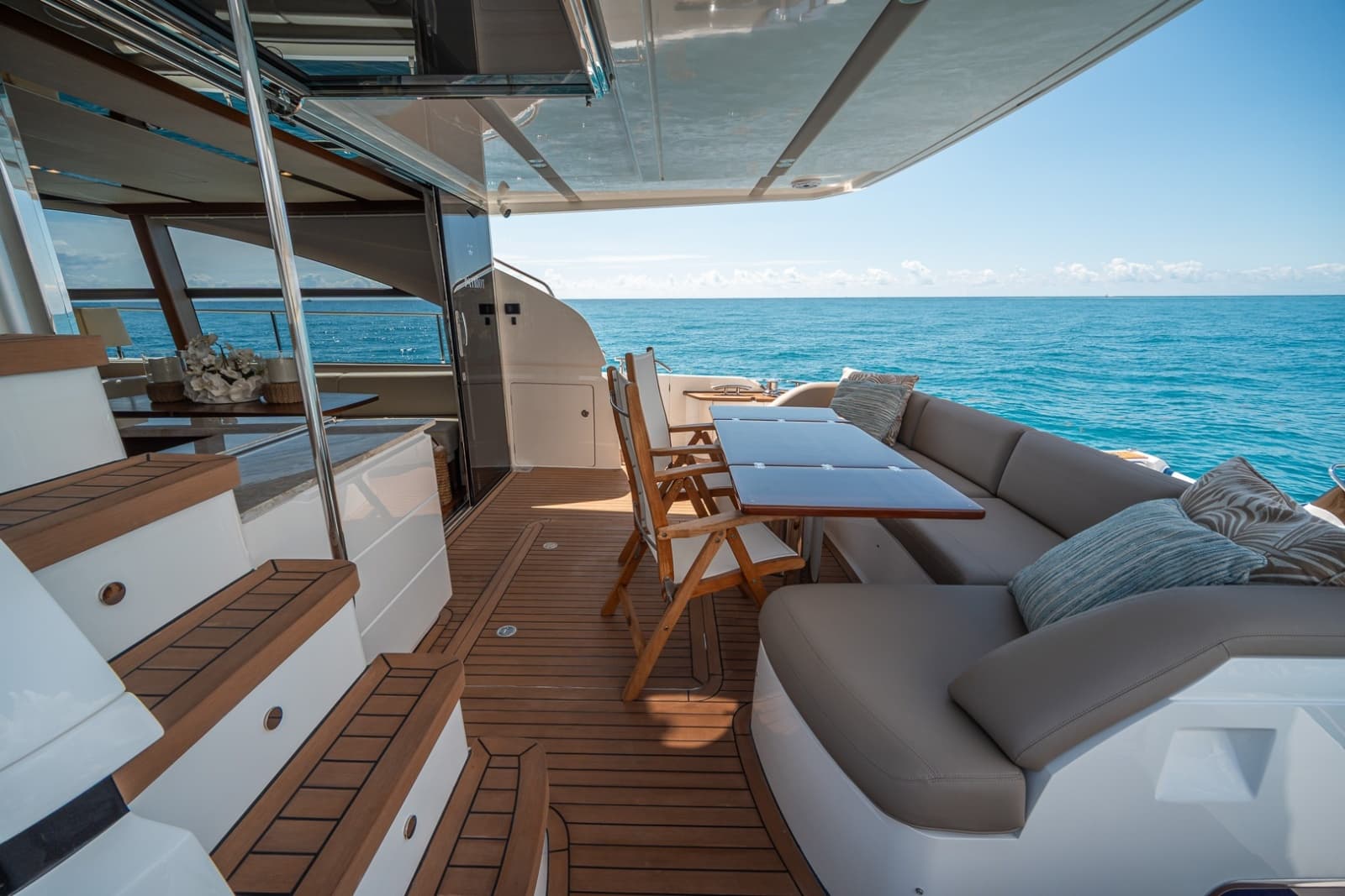 2017 Princess 68 Flybridge - Photo 15