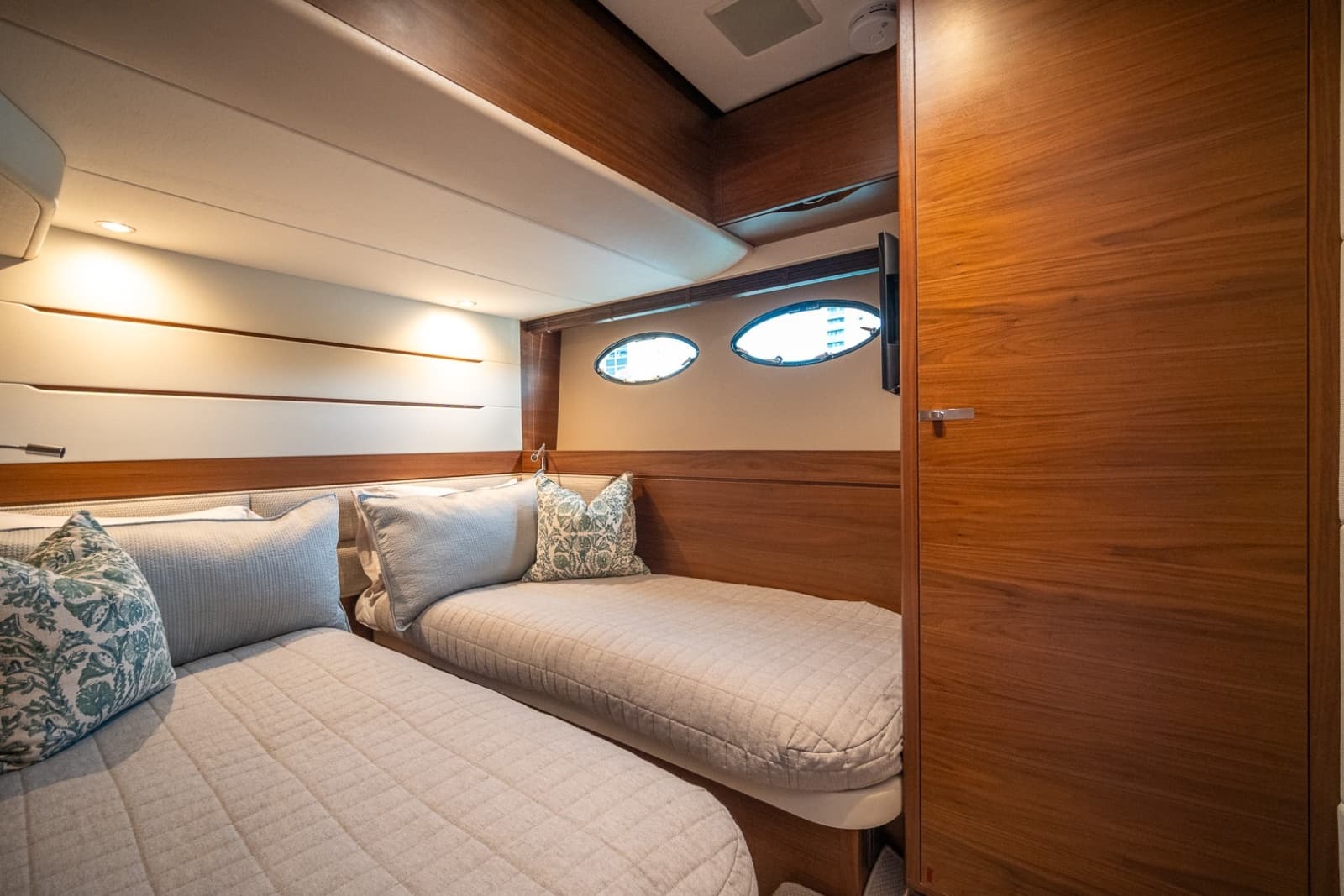 2017 Princess 68 Flybridge - Photo 53