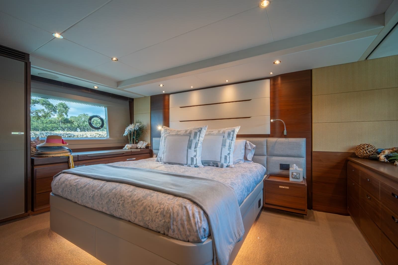 2017 Princess 68 Flybridge - Photo 39