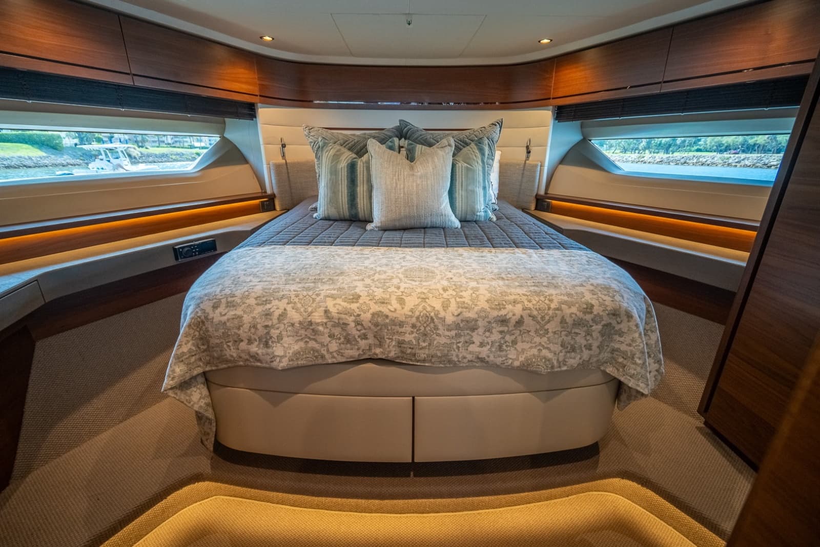 2017 Princess 68 Flybridge - Photo 49