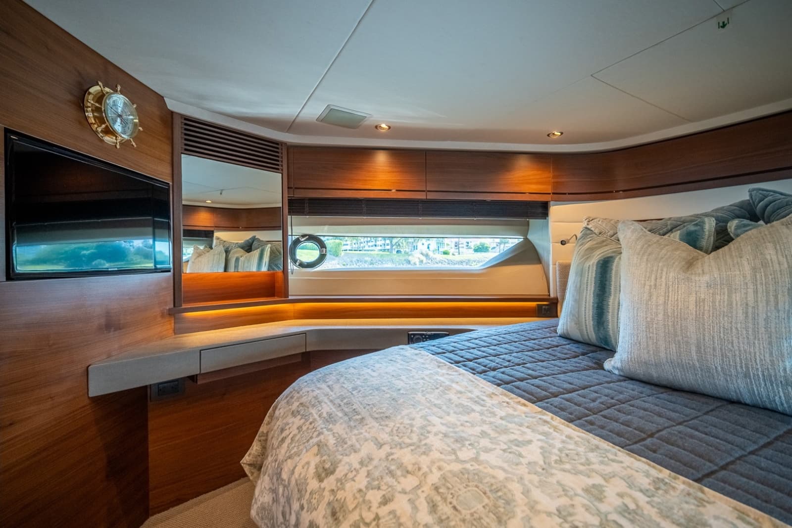 2017 Princess 68 Flybridge - Photo 50