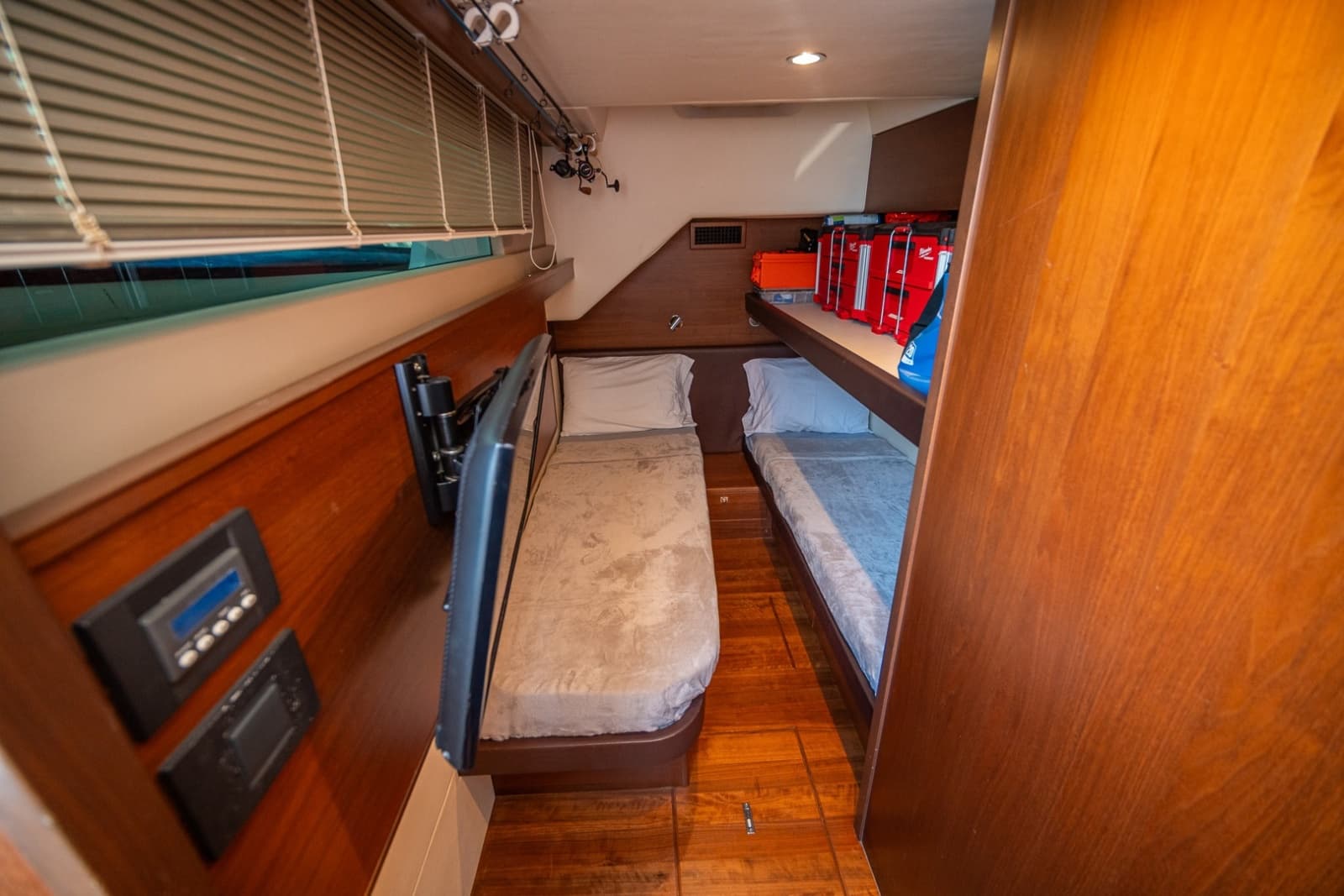 2017 Princess 68 Flybridge - Photo 78