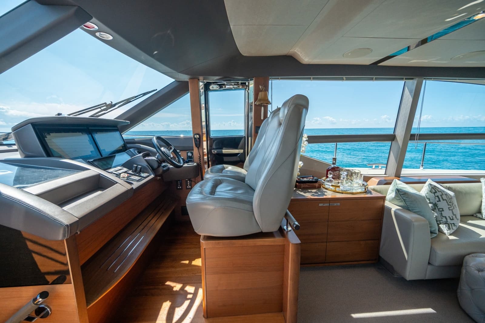 2017 Princess 68 Flybridge - Photo 33