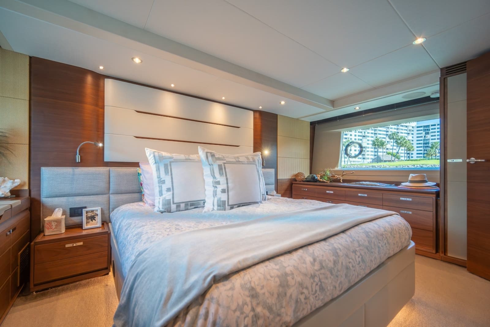 2017 Princess 68 Flybridge - Photo 40