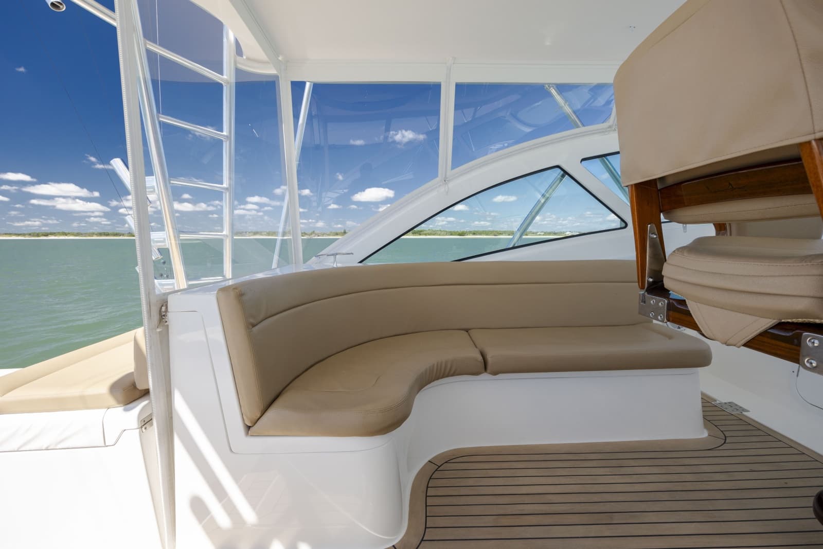 2019 Albemarle 410 Express Fisherman