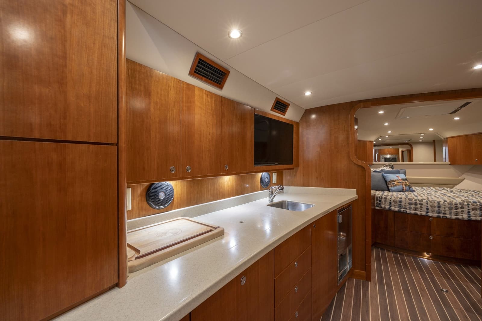 2019 Albemarle 410 Express Fisherman